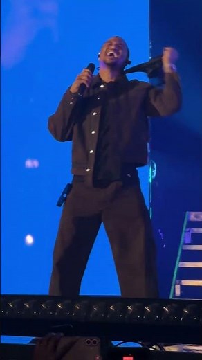 Trey Songz Performs Can’t Help But Wait