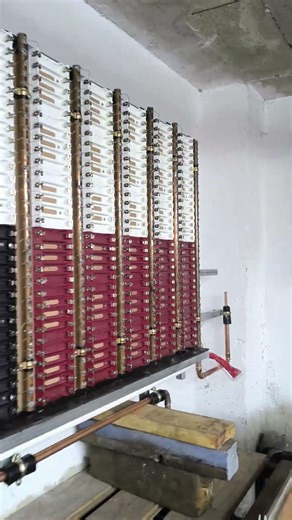 Today I'm showing you my battery-powered house!!!