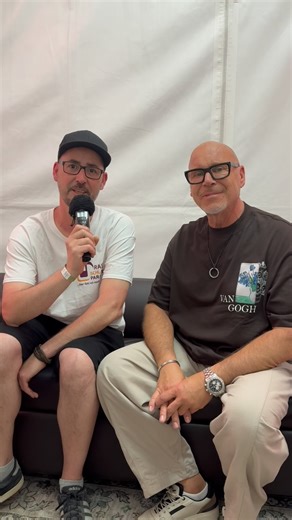 🎤 Backstage beim SchlagerOlymp mit Olaf Henning! Ein tolles Interview – mit einem kleinen Augenzwinkern zu Beginn 😉 (Stichwort Sodbrennen 😅). Nein, Spaß beiseite: Olaf, wie schön, dass du da warst! Deine gute Laune, deine Bühnenenergie und dein Humor – einfach typisch Olaf Henning! 💥🎶 Danke für deine Zeit und die super Stimmung – wir freuen uns schon aufs nächste Mal! 🙌 #OlafHenning #SchlagerOlymp2025 #BackstageTalk #RadioSchlagerparadies #InterviewTime #SchlagerLiebe #HumorMitHerz #DankeO
