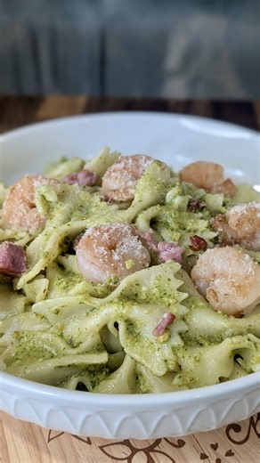 Catherine Fulvio on Instagram: "Catherine’s super tasty, quick and easy ‘Pistachio Pesto Prawn and Pancetta Pasta’ with @rtetoday 🦐🌱🍝 Make sure to save this recipe and try it later ❤️ Serves 4 For the pesto 150ml extra virgin olive oil 75g unsalted shelled pistachio nuts 2 garlic cloves 75g rocket leaves 50g grated parmesan Zest 1 lemon 450g dried pasta e.g. farfalle 80g diced pancetta 250g raw shelled prawns 1 tbsp butter and 1 tsp oil Dash of lemon juice 2 tsp chopped parsley Salt and fresh