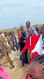 520K views · 5.1K reactions | Jinsi umeshikilia hiyo simu yako Andika tu Mungu nikumbuke | Pst Ezekiel Church kilifi Mavueni HQ | Facebook