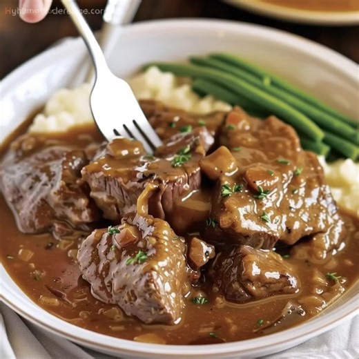 Crock Pot Cubed Steak, a comforting and hearty dish perfect for busy weeknights. Tender cubed steak with a rich and flavorful gravy. 😍😍😍 ................. 😍 Full Recipe 👇 | Cook By Book