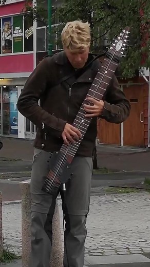 Amazingly brilliant 'Chapman Stick' playing musicians Cascade - Mark&Steffi with a wonderful performance in Norway | The Music Man