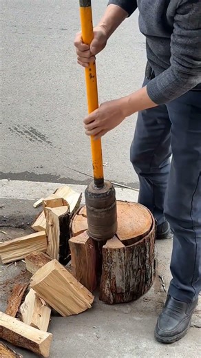 Wood Splitting Process - Goodtools and machinery make work easy