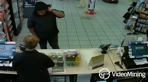 Non Dup - People browsing candy