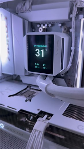 VossterPC on Instagram: "*CPU: AMD Ryzen 7 9800X3D🔝 *Plata: Gigabyte B650E AORUS ELITE X AX ICE *Gpu: Gigabyte AERO RTX5070 12G 192bit GDDR7 *Ozu: G.Skill Trident Z5 RGB White 16Gx2 32G 6000Mhz DDR5 *Ssd: AORUS Gen4 7300 1TB M.2 NVMe *Blok: AORUS ELITE P850W ICE 80+ Platinum PCIe 5.0 *Keys: DeepCool CG580 4F White *Kuler: DeepCool MYSTIQUE 360 WHITE *Windows 11 Pro🆓 *Monitor: Redmi 27 (G27U) 4K 160Hz ✅ 2300 Y.E❗️ZAKAZGA TERILDI❗️"