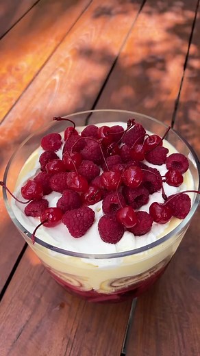 BASIC TRIFLE RECIPE: So many fancy version out there but i always revert back to the old classic. Store bought jam sponge roll and jelly is a must but when it comes to the custard pretty please make it yourself 🙏 it tastes so much better! Recipe below. ENJOY! 😊 Cook Time 1 hour plus chillingServings 8-10Ingredients400g store bought jam sponge roll, cut into 2 cm thick rounds 2 tbsp Cointreau (or any liquor of your choice), optional85g raspberry jelly crystals4 x 125g fresh raspberries 2 punnet