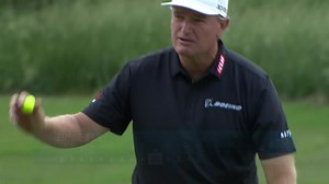 Ernie Els' soft bunker shot and birdie at Mitsubishi Electric Classic
