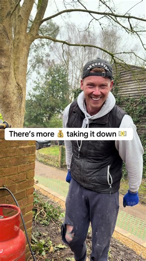 A Month in the Life of a Bricklayer