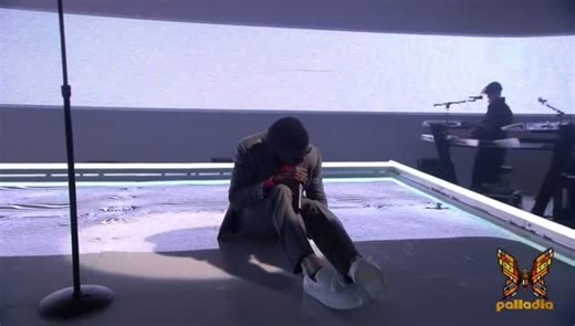 wolves on Instagram: "kanYe West - ‘Heartless’ 💔 (Outro) • Live from VH1 Storytellers || (HQ) Lossless"