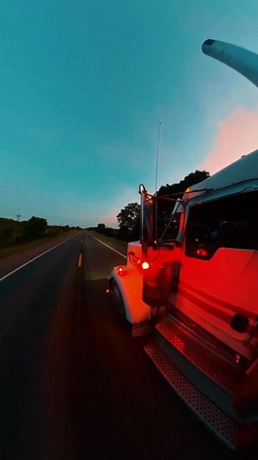 25K views · 272K reactions |  #Truck #camión #traileros #reels #viral #video #fypシ #tractomulas | Yeyotruck | Facebook