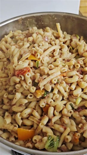 Cook up corn beef: with macaroni!!!