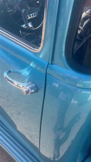 CarShow Chevy Truck ? Nice paint What year ? #custom #tunerhotrod #oldschool :)