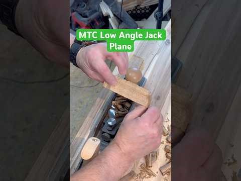 Low angle jack plane from Melbourne Tool Co in action #workshop #handtools #woodworking