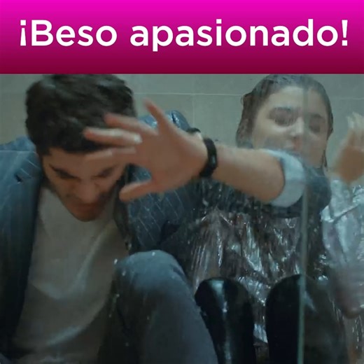 ¡El beso apasionado de Hayat y Murat! #AmorSinPalabras | Hayat - Amor Sin Palabras