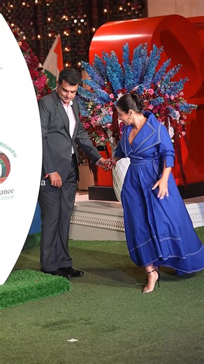 vidya balan seen posing for the cams at an event honouring the indian world cup winning teams at antilia on altamount road | Voompla