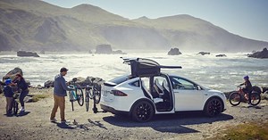 Tesla is now selling its new custom Model X hitch bike rack for $539