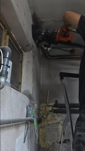 Durchbruch mit dem 160mm Kronenbohrer #diy #concrete #bore #handwerk #wärmepumpe