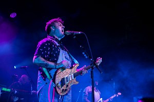 Modest Mouse selling old instruments & gear