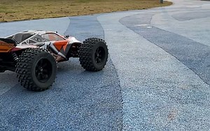 Team Corally Kronos XTR 6S动力起步空翻！