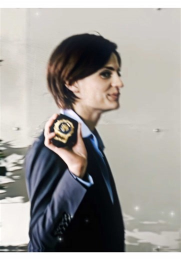 [ ‘savvy female detective. 📝 ] | the pilot ep >> #castletvshow #castle #richardcastle #katebeckett #caskett