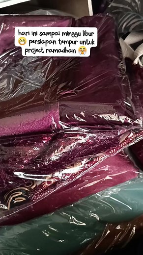 ini vidio lagi mamerin kain ke client aslinya😂 dan dia langsung kecantol burgundy. #tutorial #tutorialmenjahit #tailor #tipsandtrick #penjahit #tutorialpayet #payet #beads #sequin #sewing #sewingtrick #sewinghack #reels #kebaya #bajupesta #kebayaakad #kebayatunangan #kebayamodern #bajukurungpayet #bajupestapayet #gaunakad #gaunakadmuslim #payetmutiara | Eva modiste channel