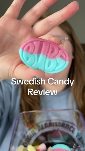 Emily Albert (@emilymakesit101)’s video of swedish candy