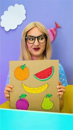 What a Strange Christmas Banana! 🍌🎄 Let's Learn Colors with Slime Sam!