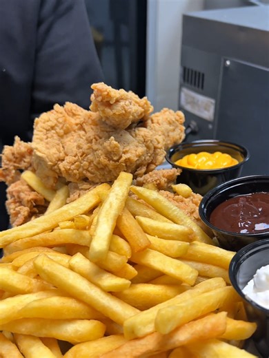 Enjoy Delicious Broasted Chicken and Burgers at Mr. Combo