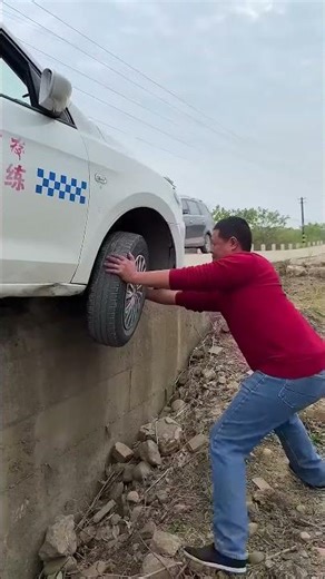 An Experienced Driver Drove His Car Off The Embankment.