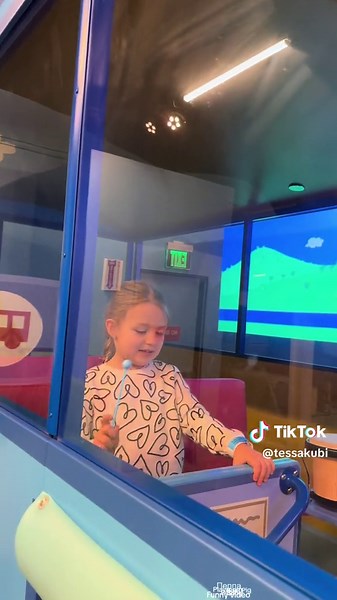 Fun Kids Video: The Wheels on the Bus Trip with Peppa Pig