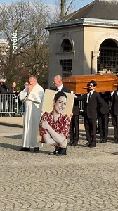 140K views · 2.3K reactions | Suivie par sa famille et ses amis, Émilie Dequenne a quitté le crématorium du Père-Lachaise pour entammer ce qui sera son dernier voyage  | notélé | Facebook