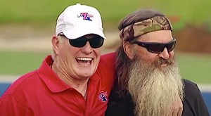 Terry Bradshaw Shares Memories Of Playing Football With "Duck Dynasty" Star Phil Robertson