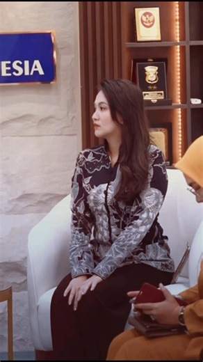 Sherly Tjoanda on Instagram: "#Latepost A day in my life: meetings, decisions, and moments that remind me why this work matters."