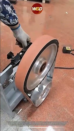 Knife blade polishing - High speed belt sander alignment for professional bladesmiths