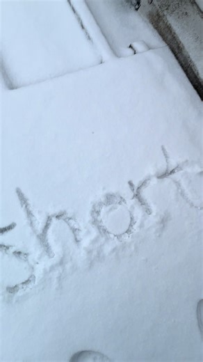 send this to your favourite short person #snow