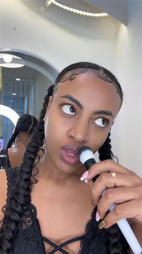 @Bloom_By_Embu1 #lul #lultedros #hallu