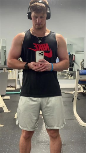 Had to get some gym time in today?! What are ya’ll doing today?! #fyp #foryou #gym #workout #tylarjonesmusic