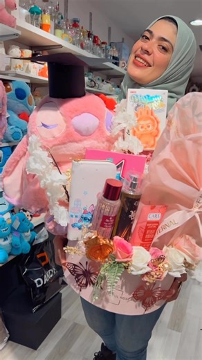 33K views · 241 reactions | آه ياخبر طلعت بتحب الpink凉凉凉凉凉 | جاليري الخان | Facebook