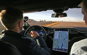 Tesla’s Model S touchscreen probed by U.S. safety regulator