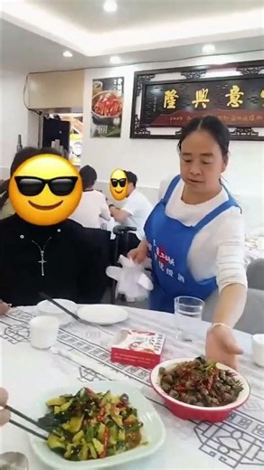 中国のレストラン ありえない掃除の仕方をする