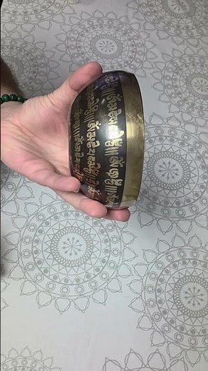 Bol chantant Tibétain gravé de prière de soins 15 cm 427 gm