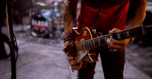 Slash on Instagram: "On Fri, Feb 11 at 11am PT celebrate the release of ‘4’ by tuning into the exclusive livestream performance of the album in its entirety, only on @facebookapp and @youtube. #slashnews"