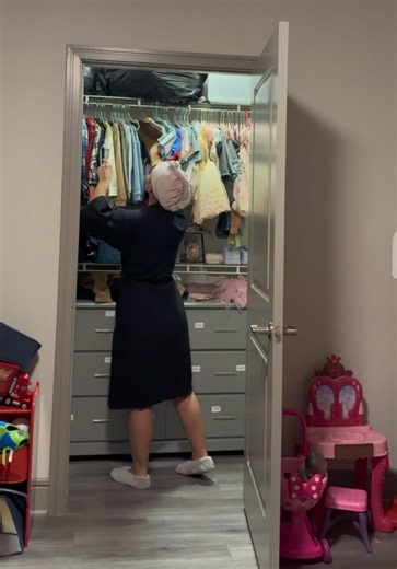 Night routine as a mom: clean everything, take care of everyone, then finally lay down and breathe #nightroutine #closingshift #Vlog #asmr #MomsofTikTok