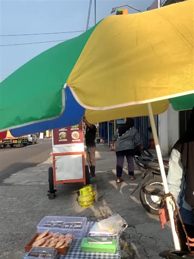 tak tunggu serangan mu kawan #moci @shaaumamaheswari #mocibites #milecrepes #fudgybrownies #anekadessert #fyp #foryou #trending #viral #foryoupage #tiktok #fyppppppppppppppppppppppp #viral #fyp