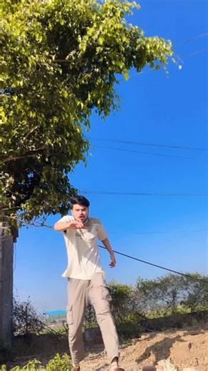 Nilesh Soni on Instagram: "Wait for end🥲😂 . . #reels #reelsviral #funnyvideos #memes #snileshfam snileshfam"