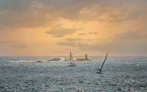 apt-mark hold 保留软件包，dist-upgrade 和 upgrade 的区别，不再为依赖烦恼