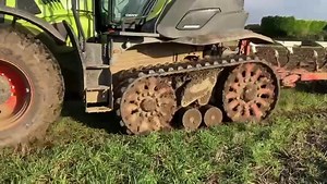 Sometimes you might use 12 or 18 meters on a CLAAS AXION TERRATRAC.. but sometimes you might also wish to engage diff locks and lower the engine revs to go ploughing with minimal soil damage 👍 | CLAAS Eastern