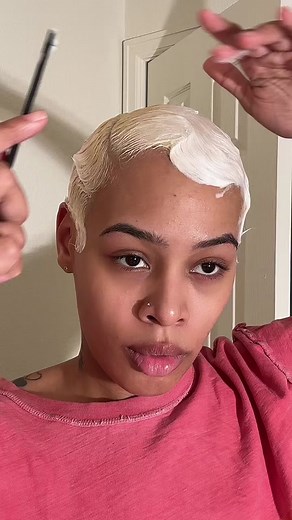 Creating Stunning Finger Waves on Short Hair: Step-by-Step Tutorial