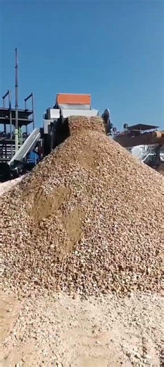 A Large Aggregate Crushing And Conveying Process